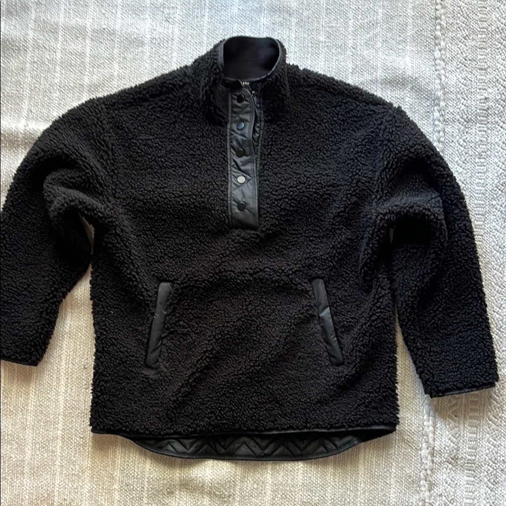 Athleta Cozy Sherpa/quilted nylon Pullover sz L